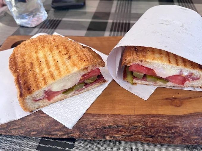 Hacıoğlu Aşkın Tost Evi