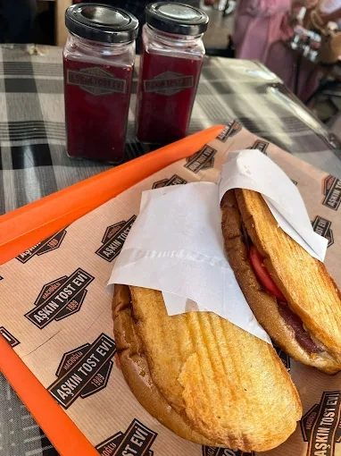 Hacıoğlu Aşkın Tost Evi