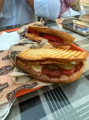 Hacıoğlu Aşkın Tost Evi