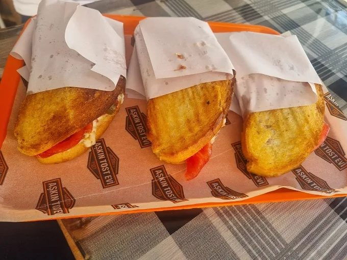 Hacıoğlu Aşkın Tost Evi