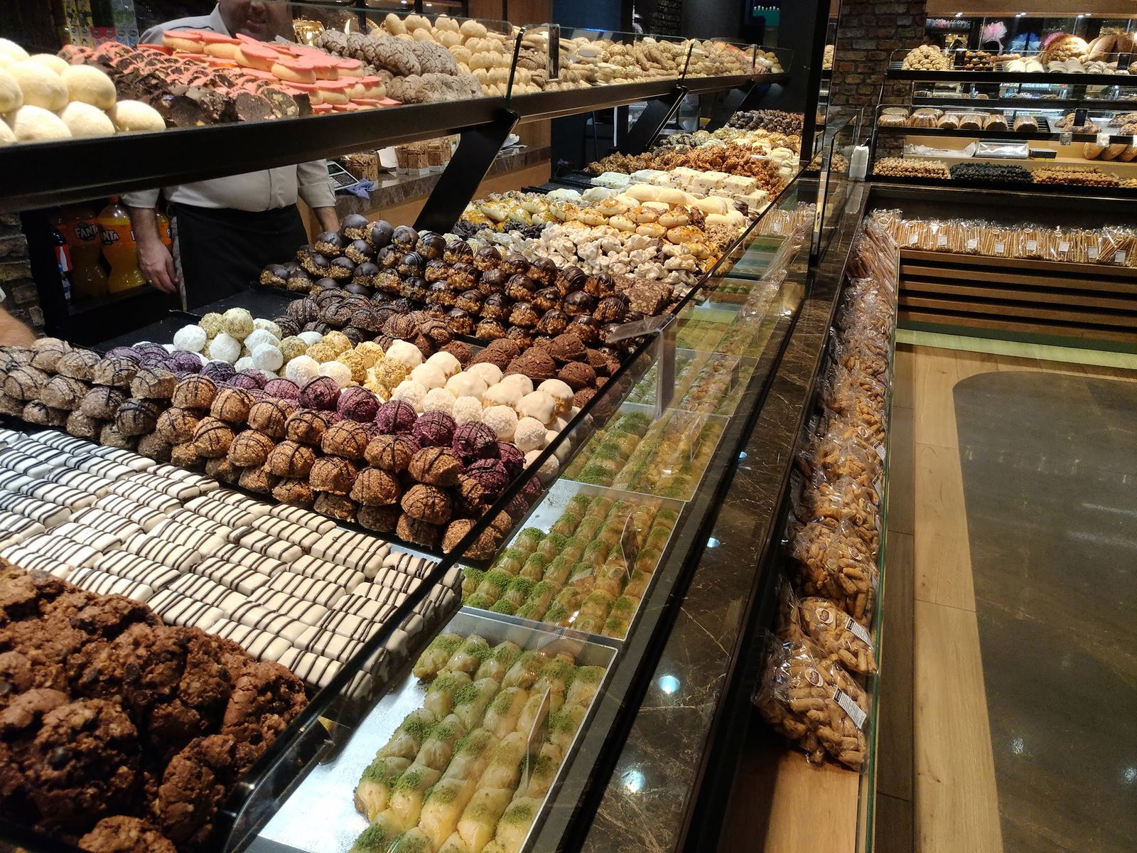 Roka Pasta Ve Unlu Mamulleri