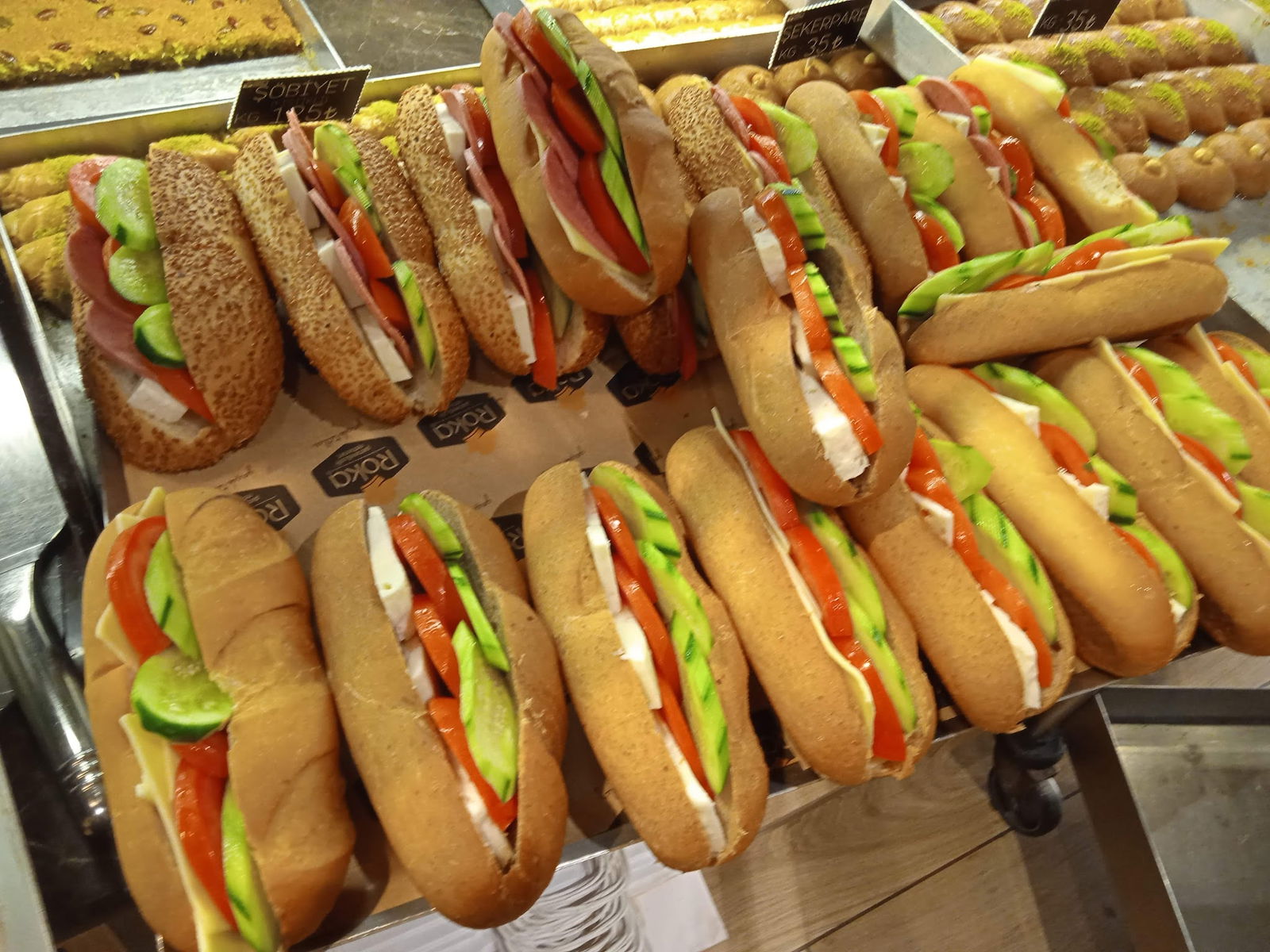 Roka Pasta Ve Unlu Mamulleri