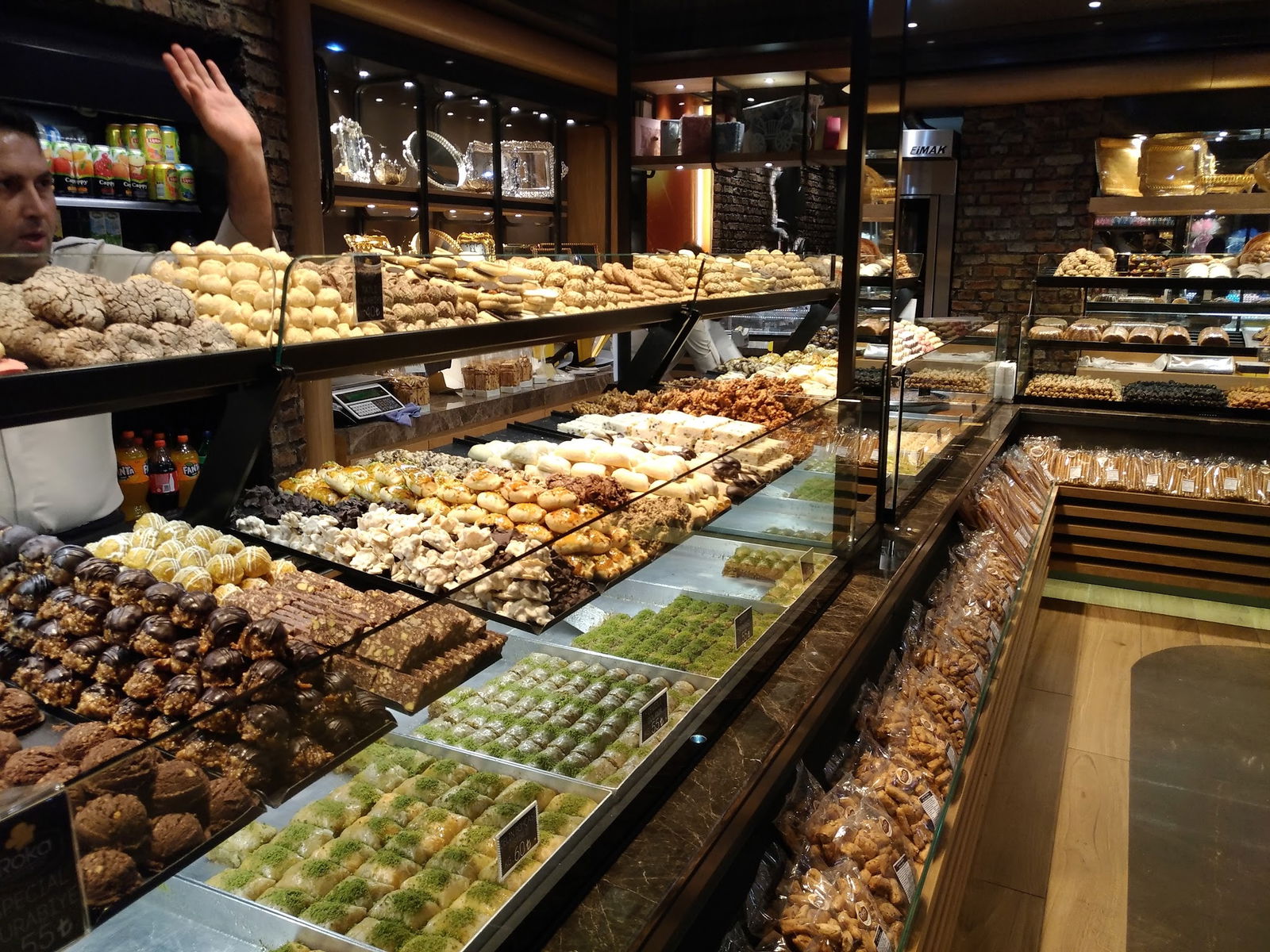 Roka Pasta Ve Unlu Mamulleri