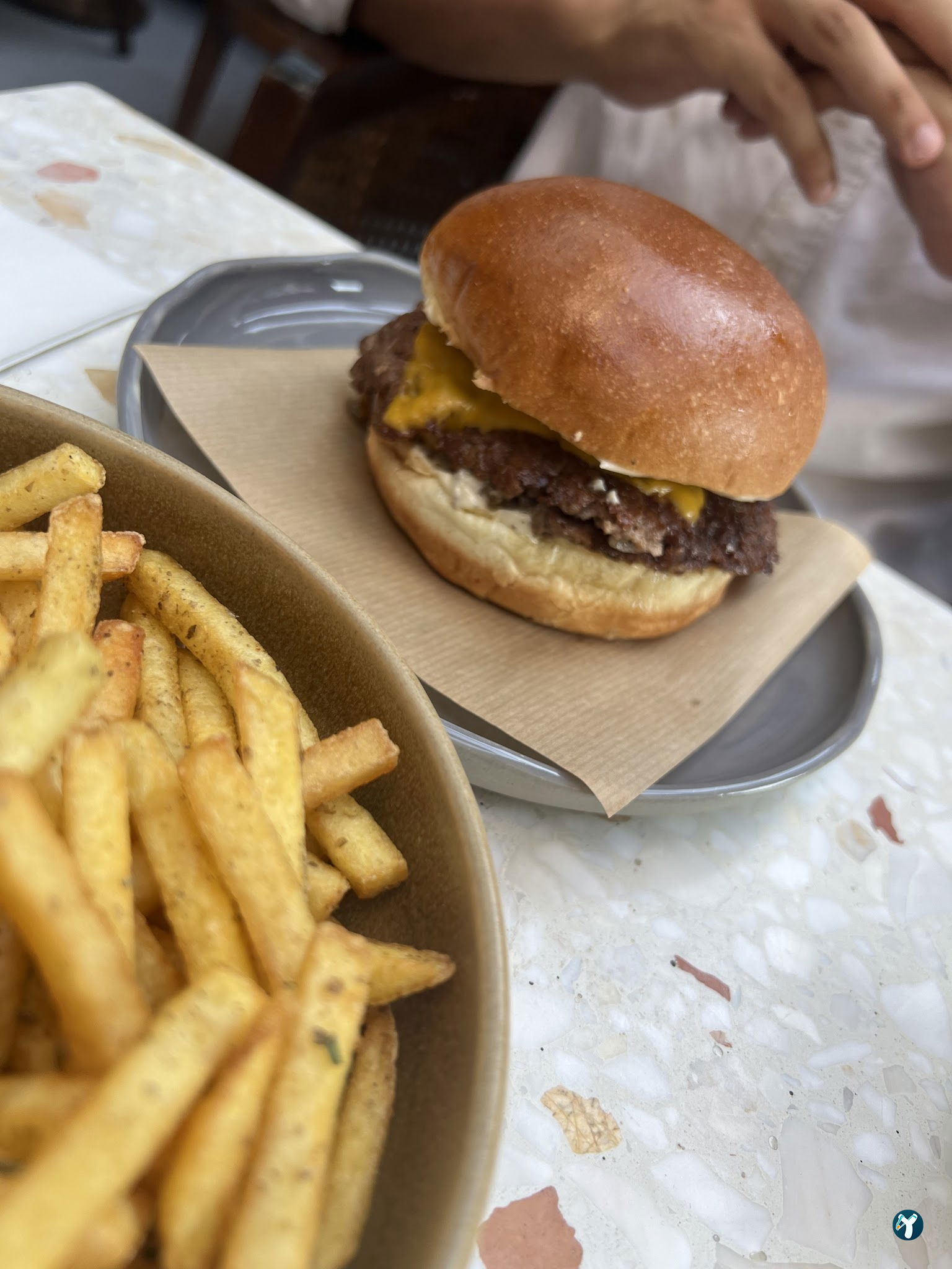 Youme Burger & More