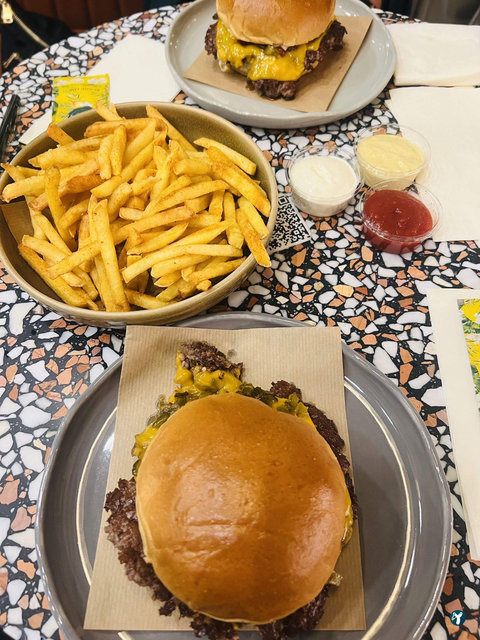 Youme Burger & More