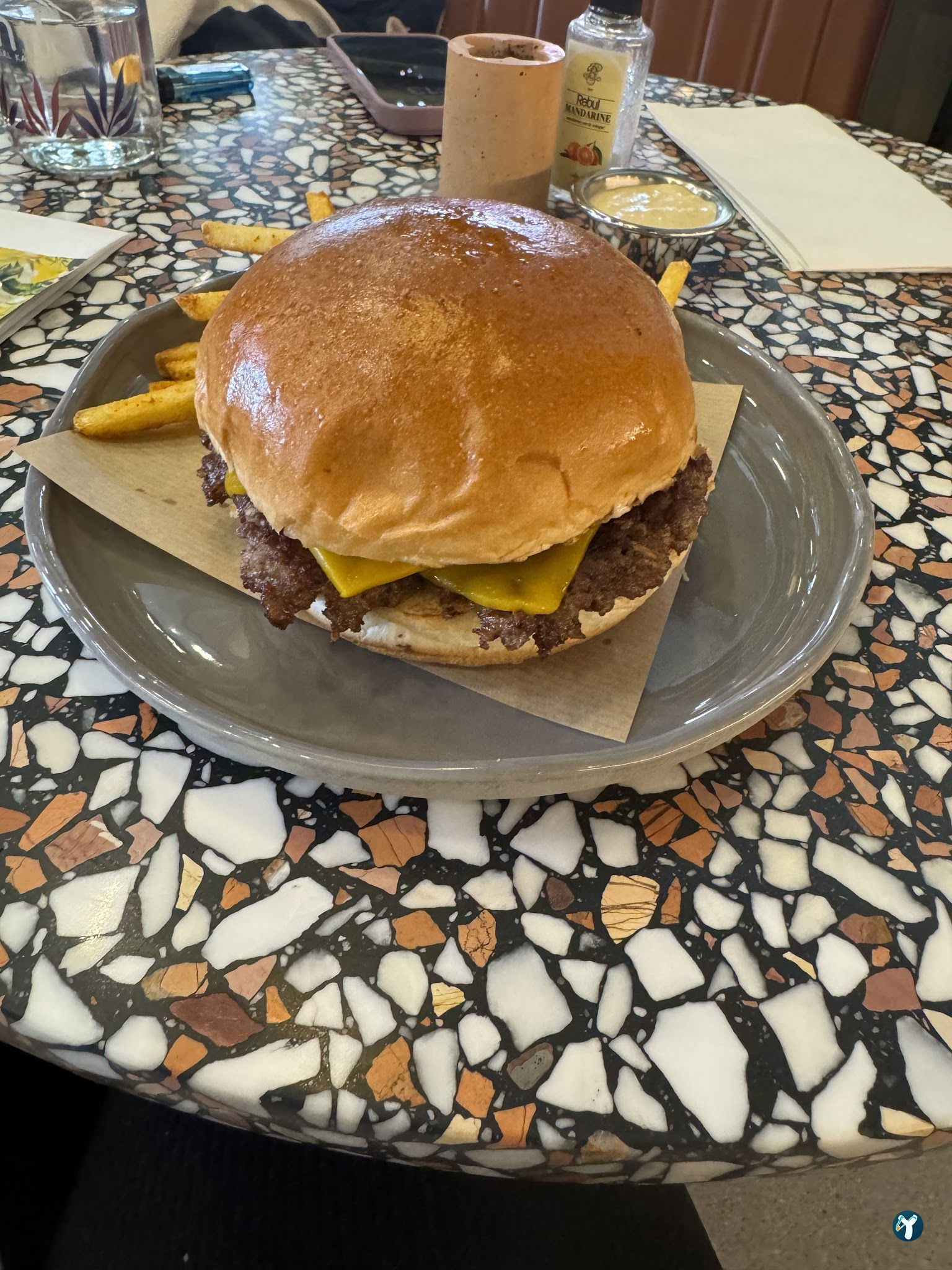 Youme Burger & More