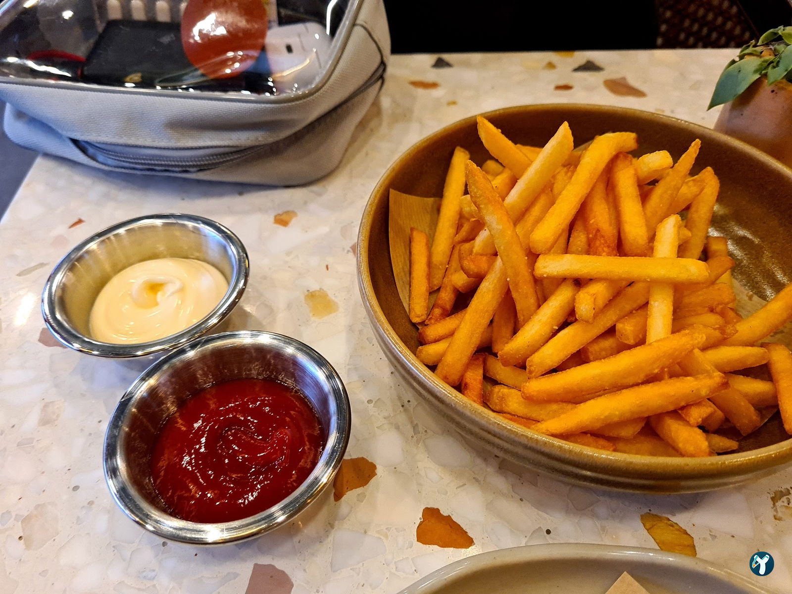 Youme Burger & More