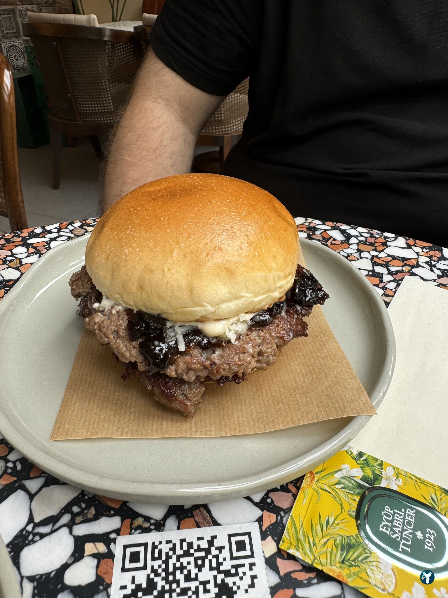 Youme Burger & More