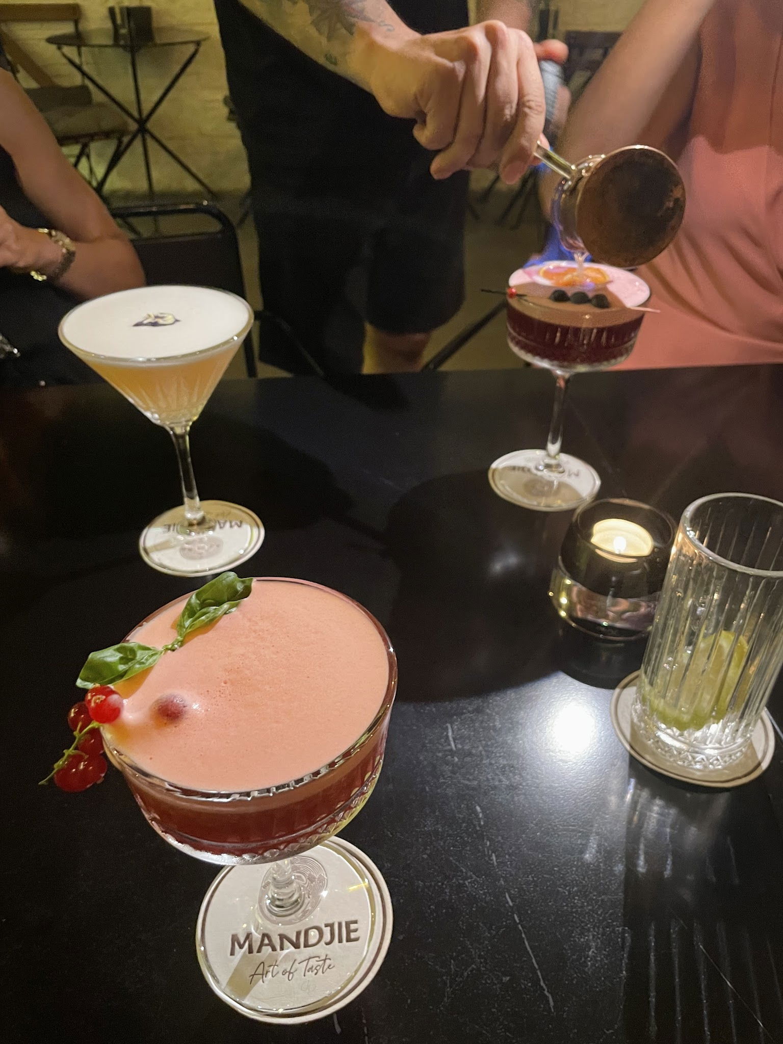 Mandjie Gastro Bar & Restaurant