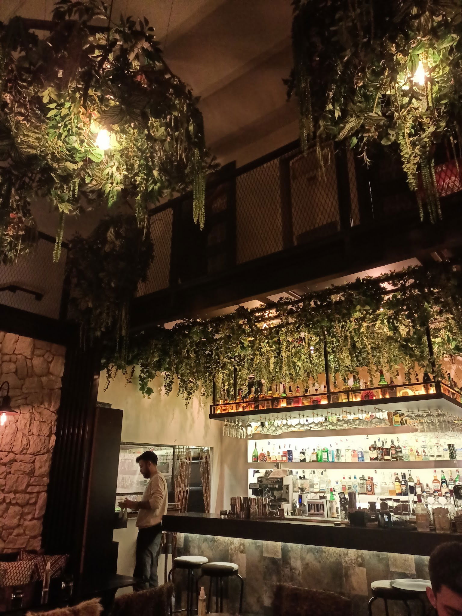 Mandjie Gastro Bar & Restaurant