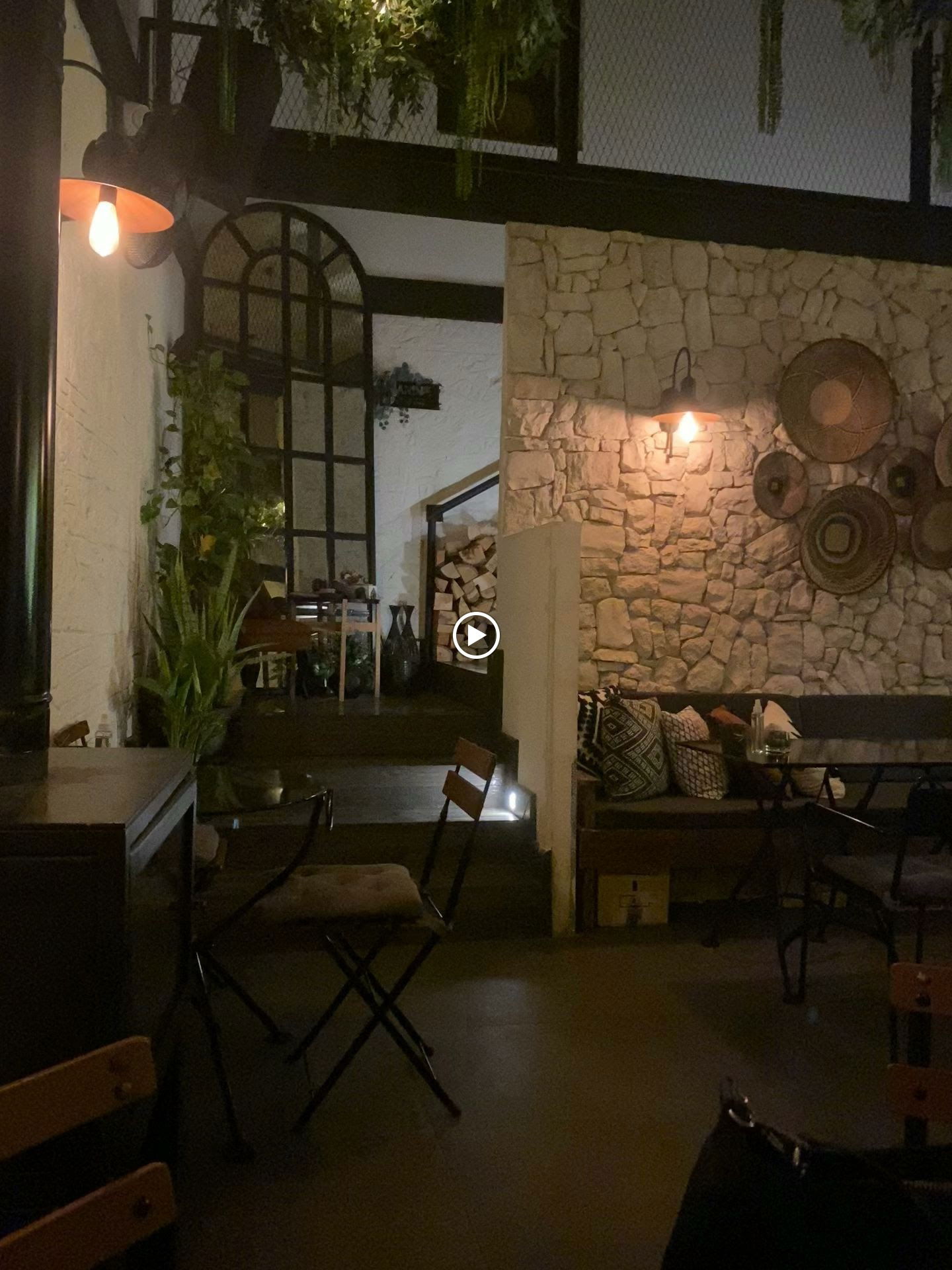 Mandjie Gastro Bar & Restaurant