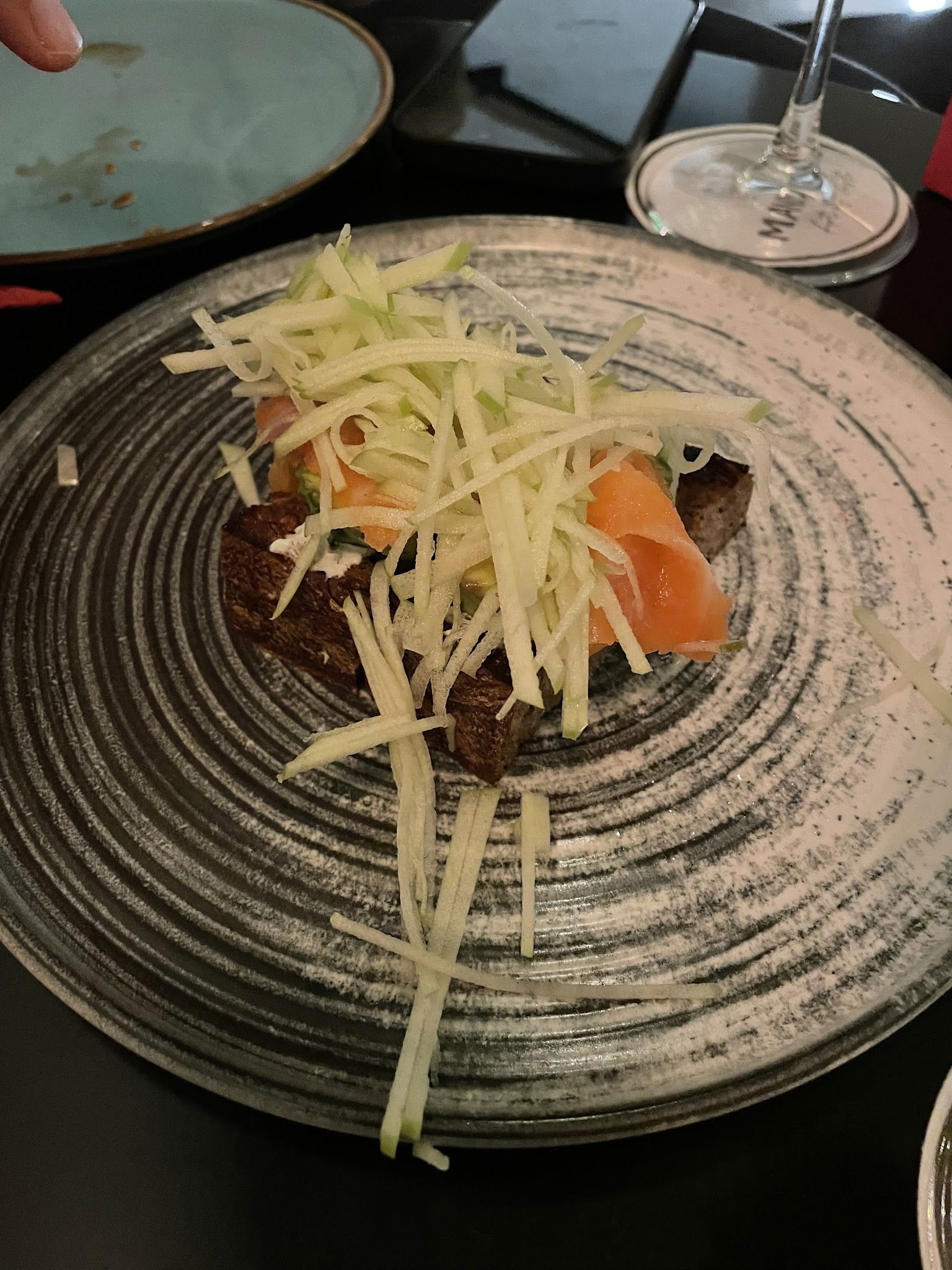 Mandjie Gastro Bar & Restaurant