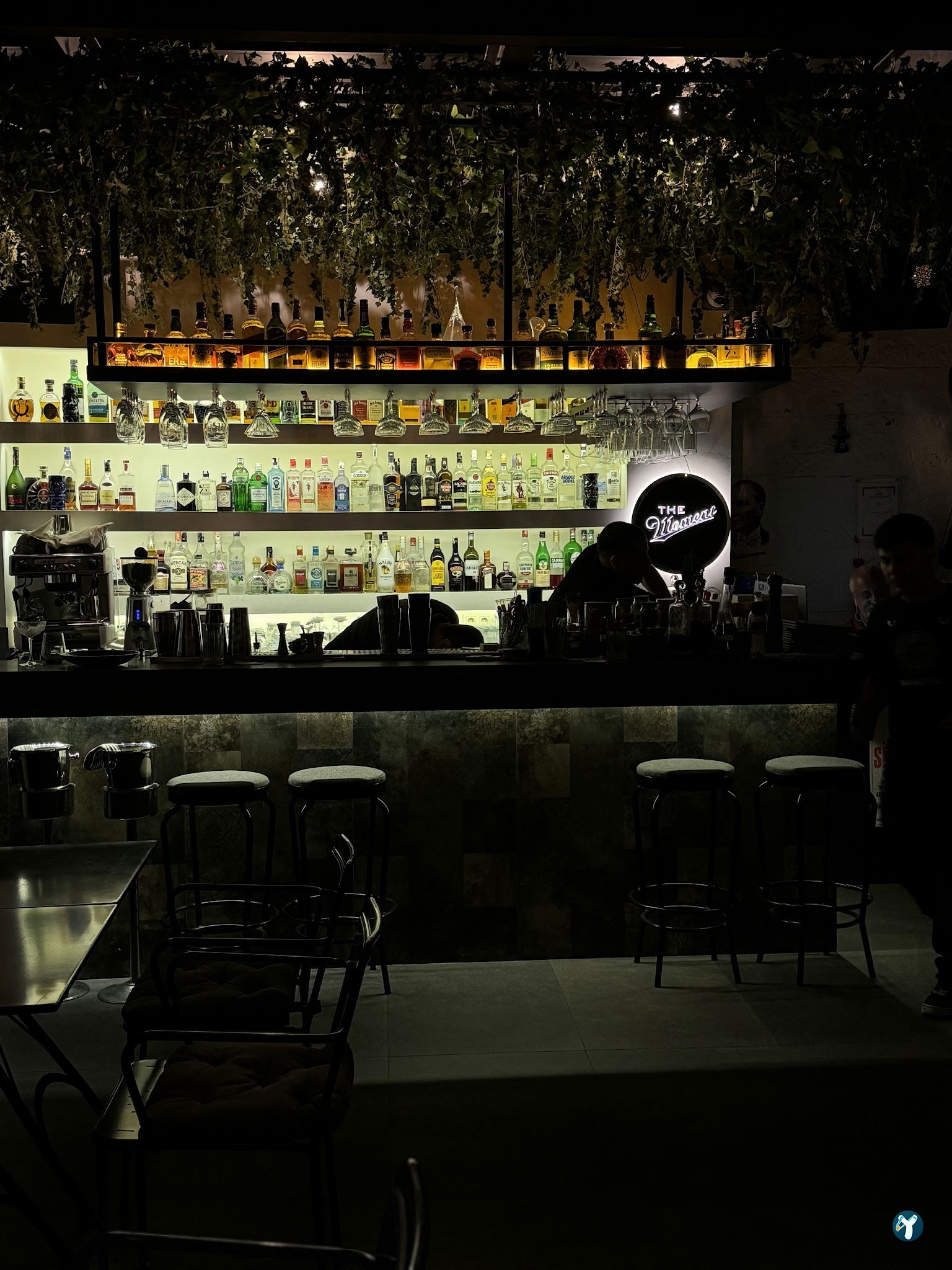 Mandjie Gastro Bar & Restaurant