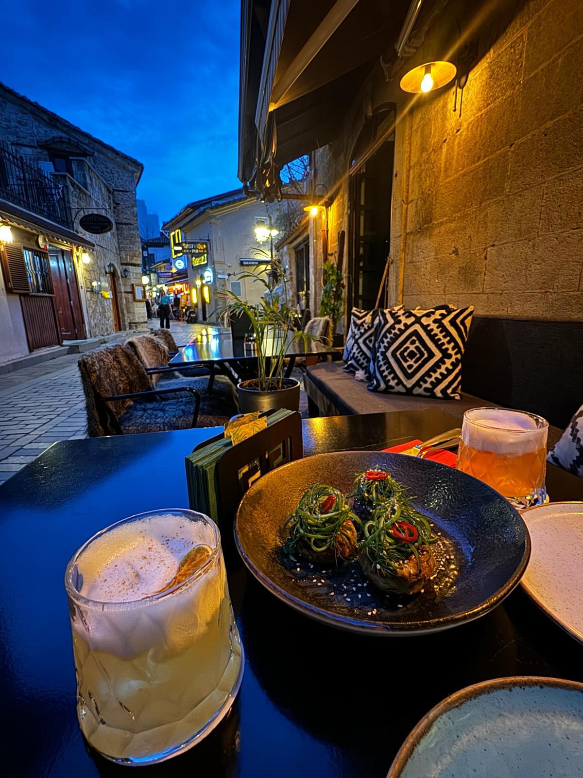 Mandjie Gastro Bar & Restaurant