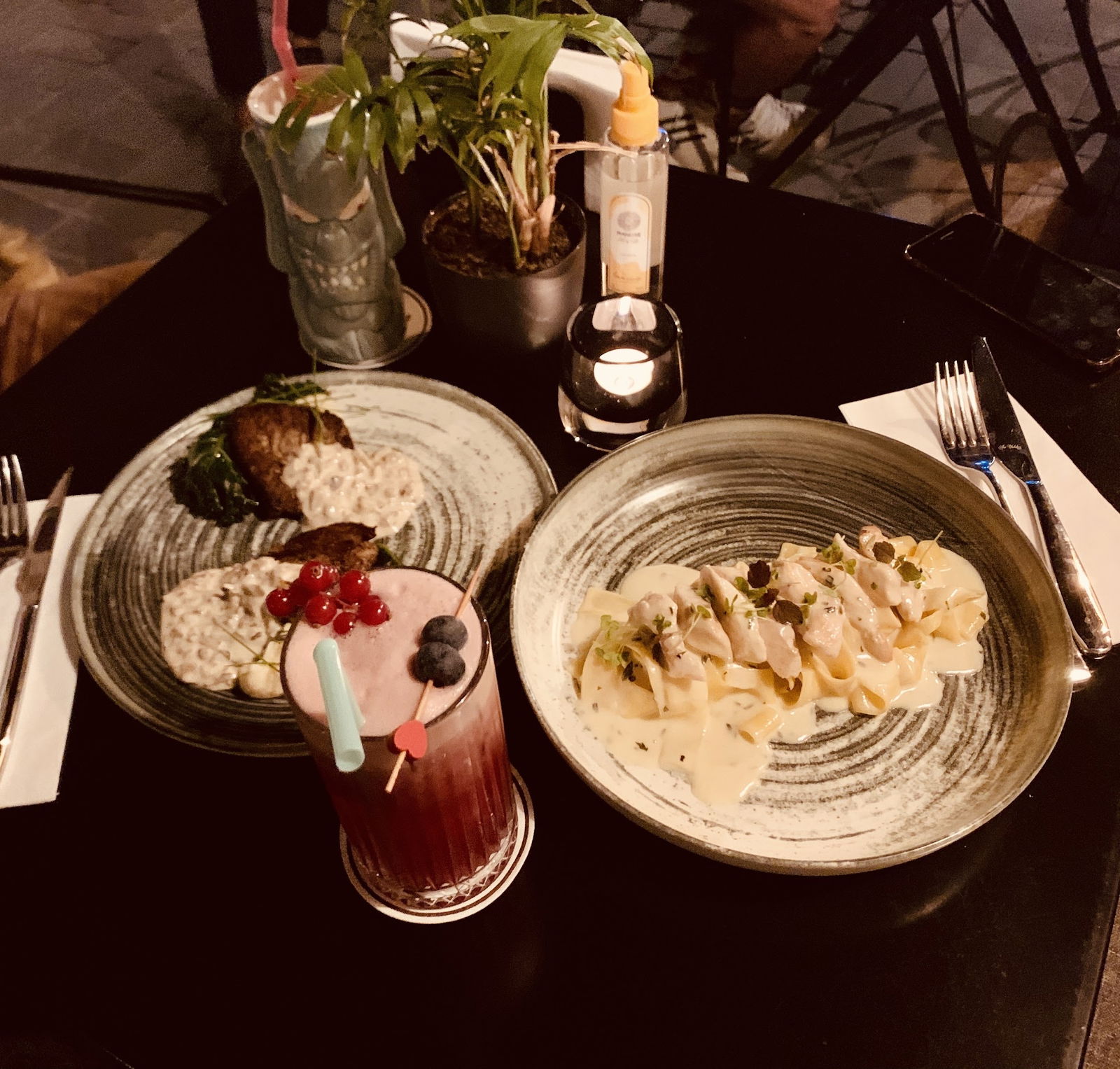 Mandjie Gastro Bar & Restaurant