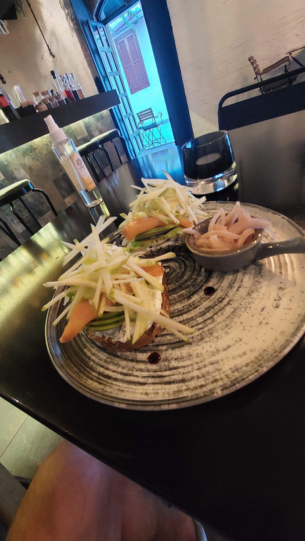 Mandjie Gastro Bar & Restaurant