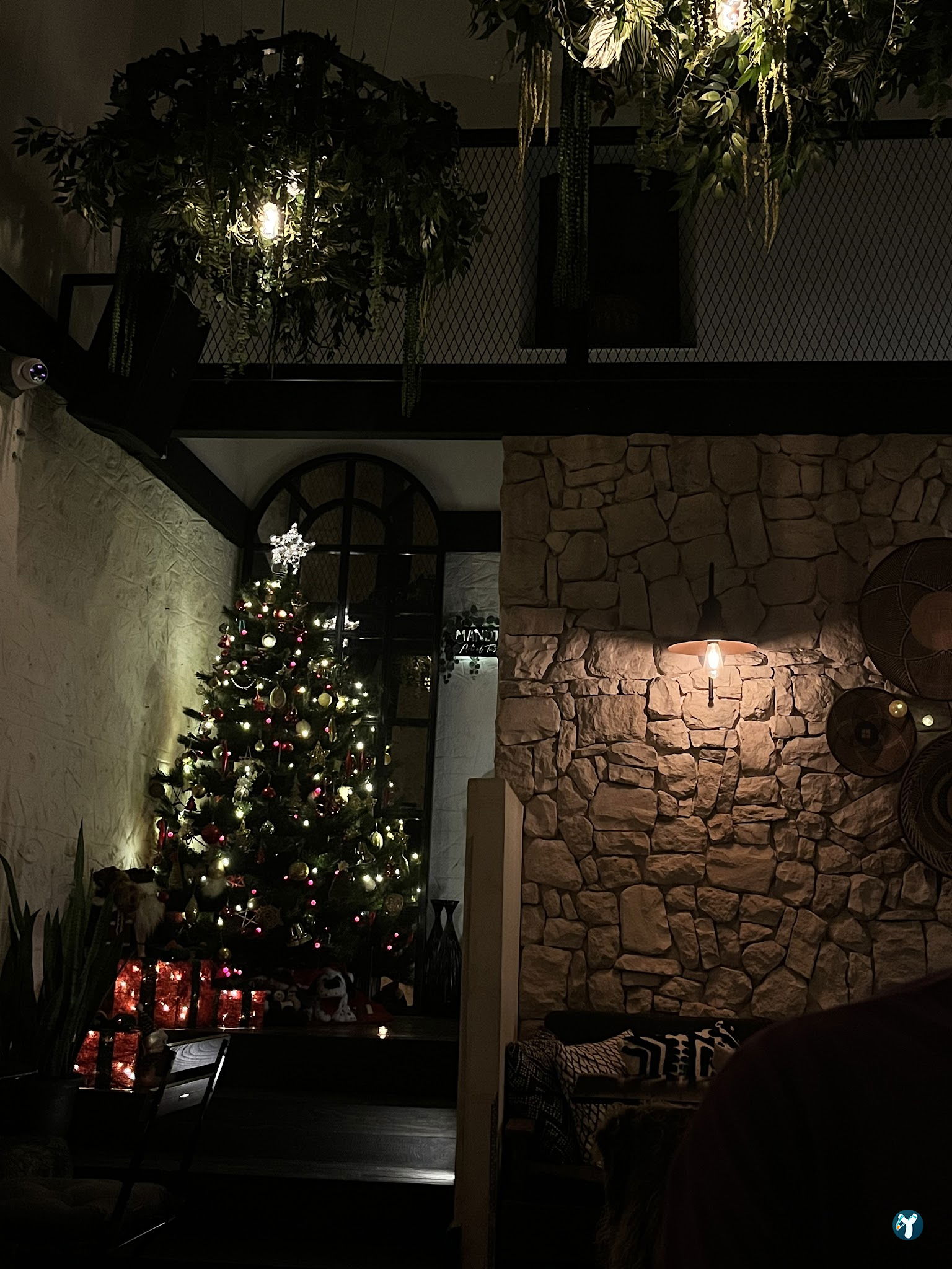 Mandjie Gastro Bar & Restaurant