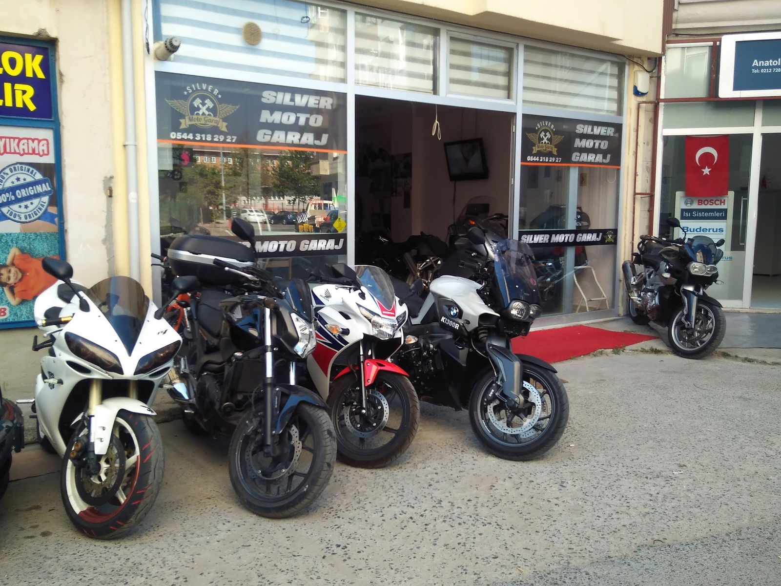 Silver Moto Garaj Cafe
