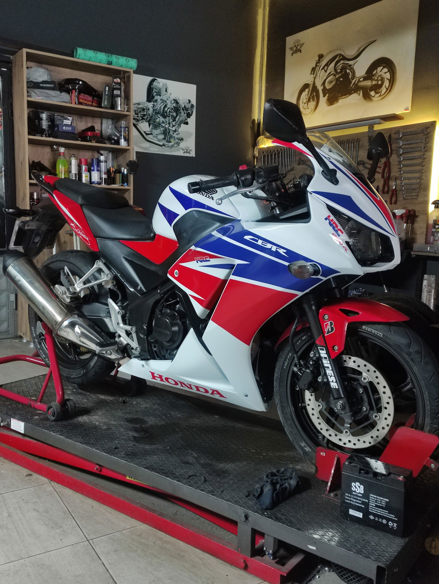 Silver Moto Garaj Cafe