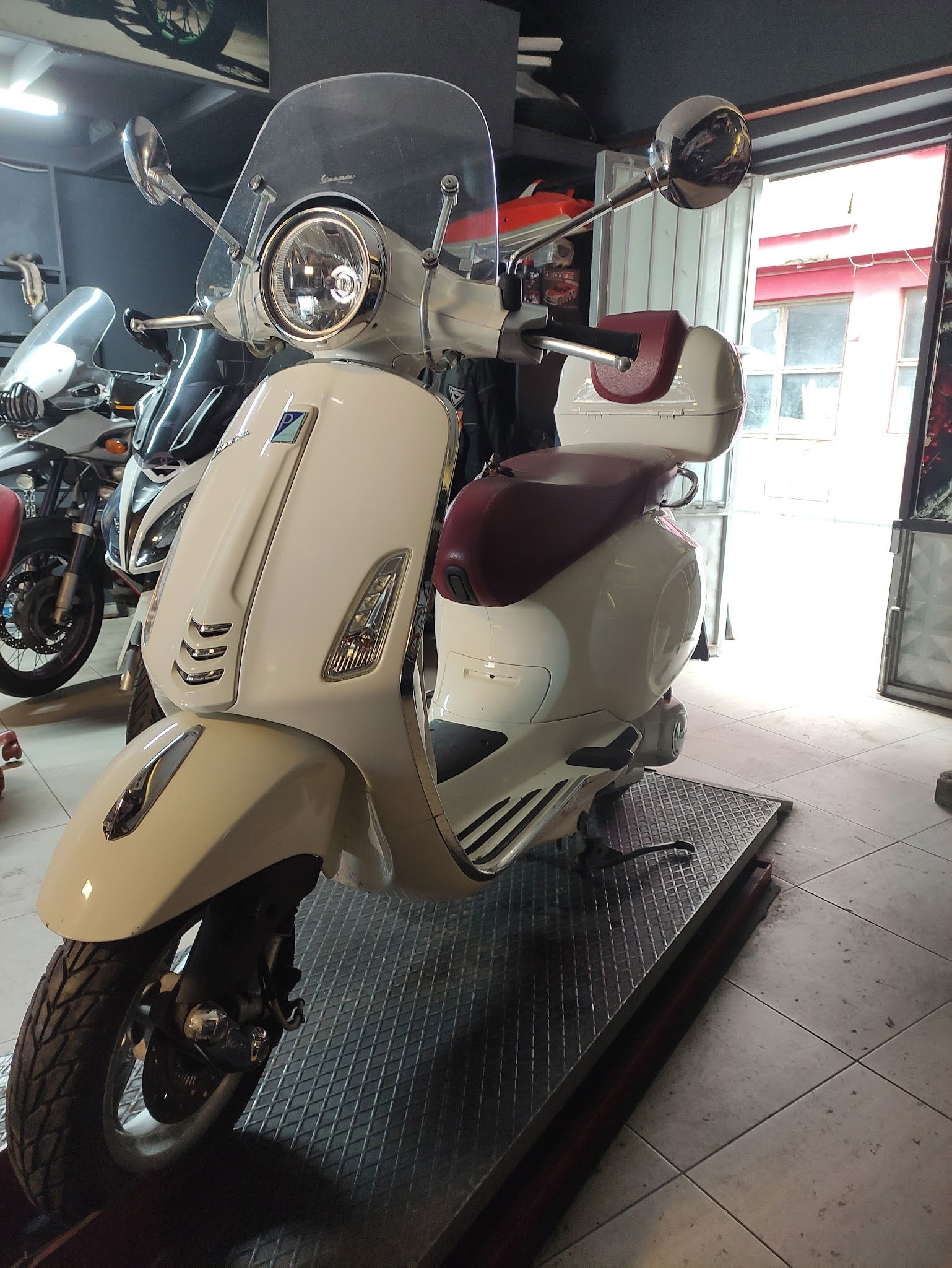 Silver Moto Garaj Cafe