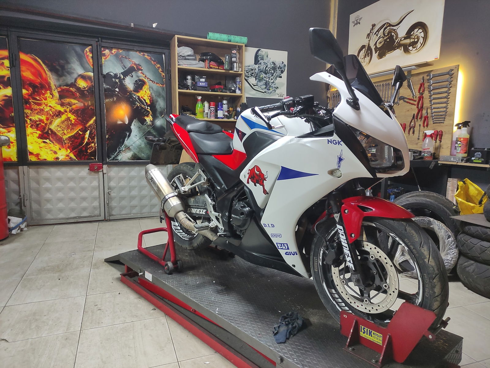 Silver Moto Garaj Cafe