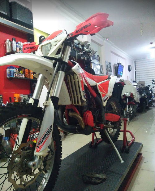 Silver Moto Garaj Cafe