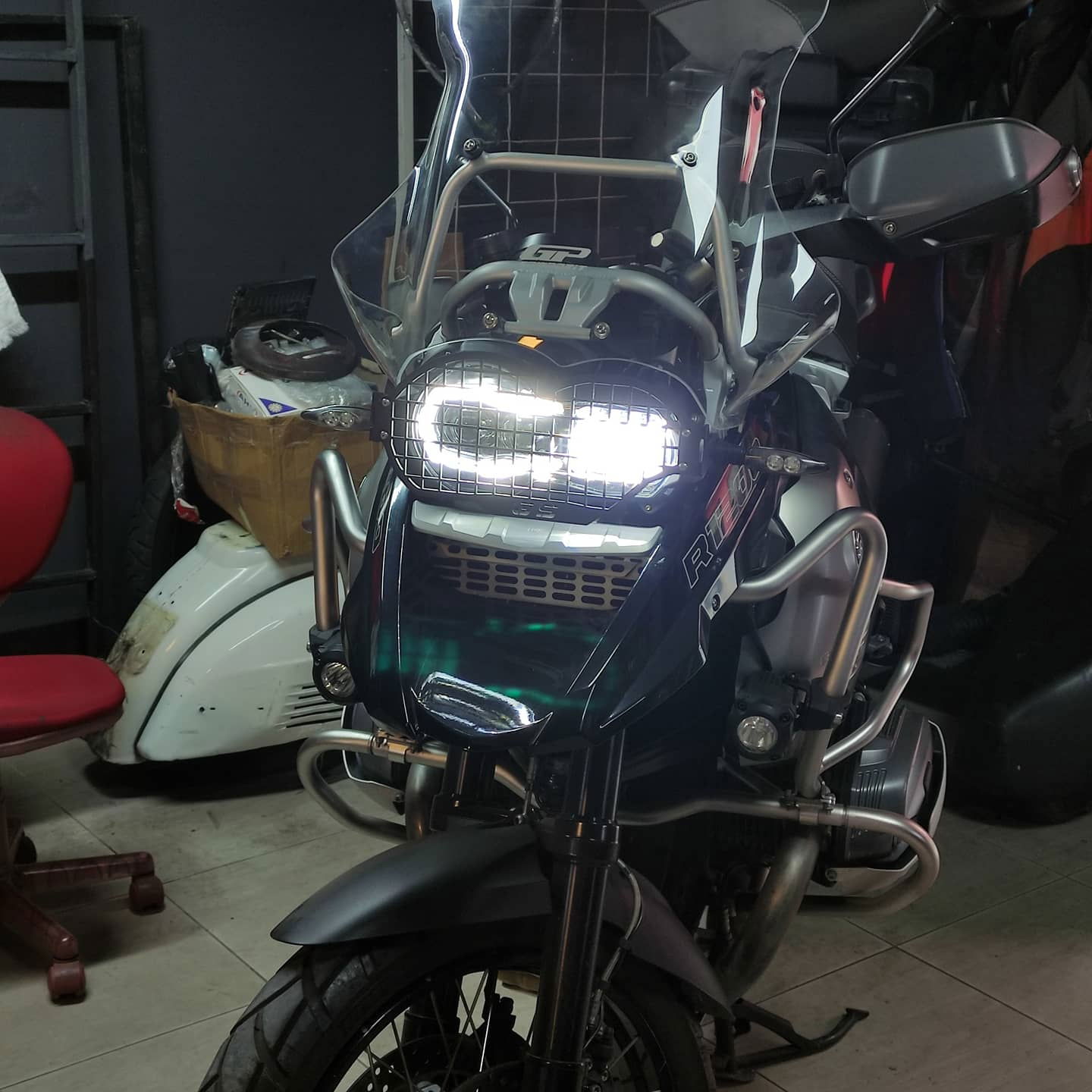 Silver Moto Garaj Cafe