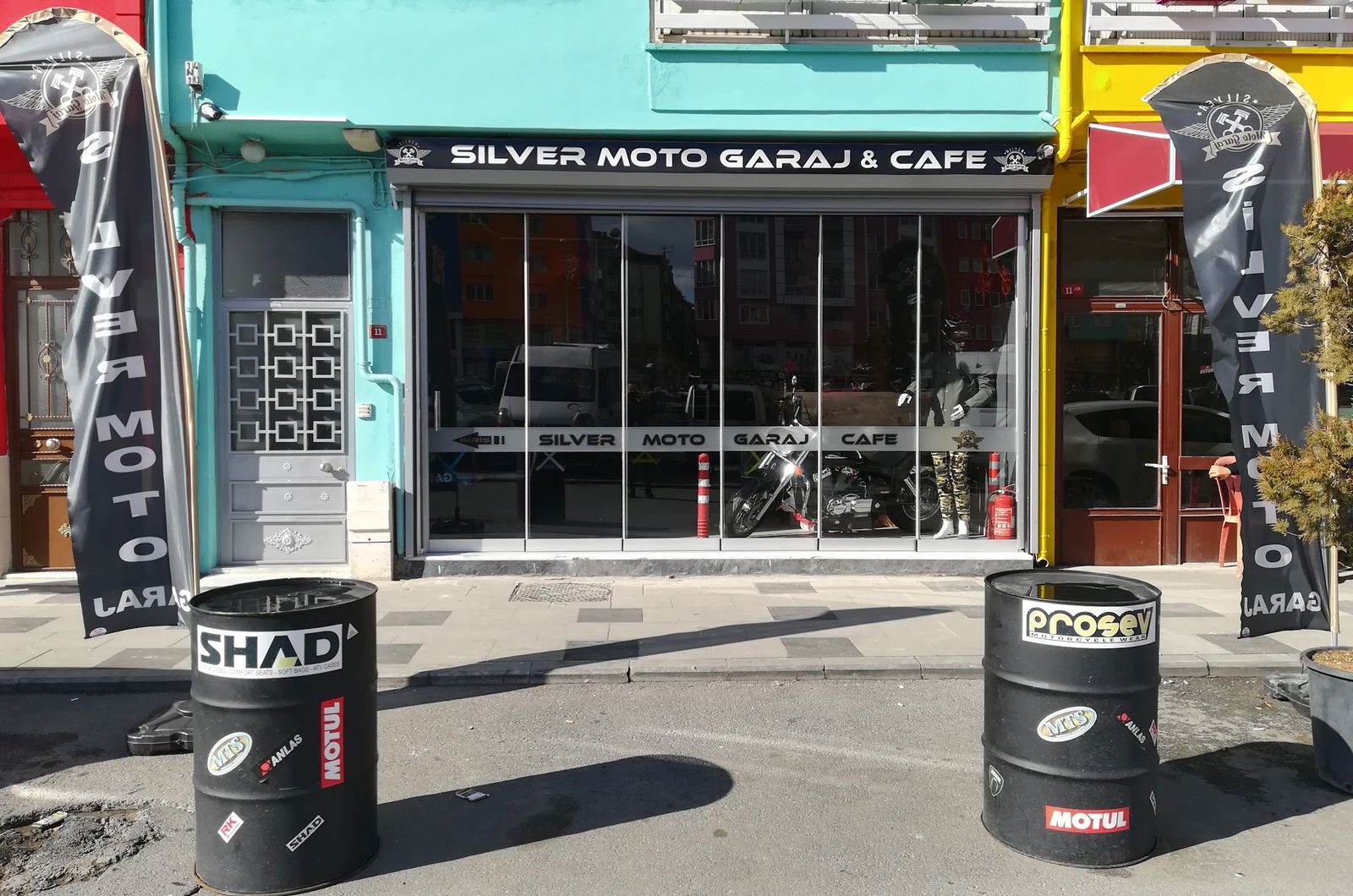 Silver Moto Garaj Cafe