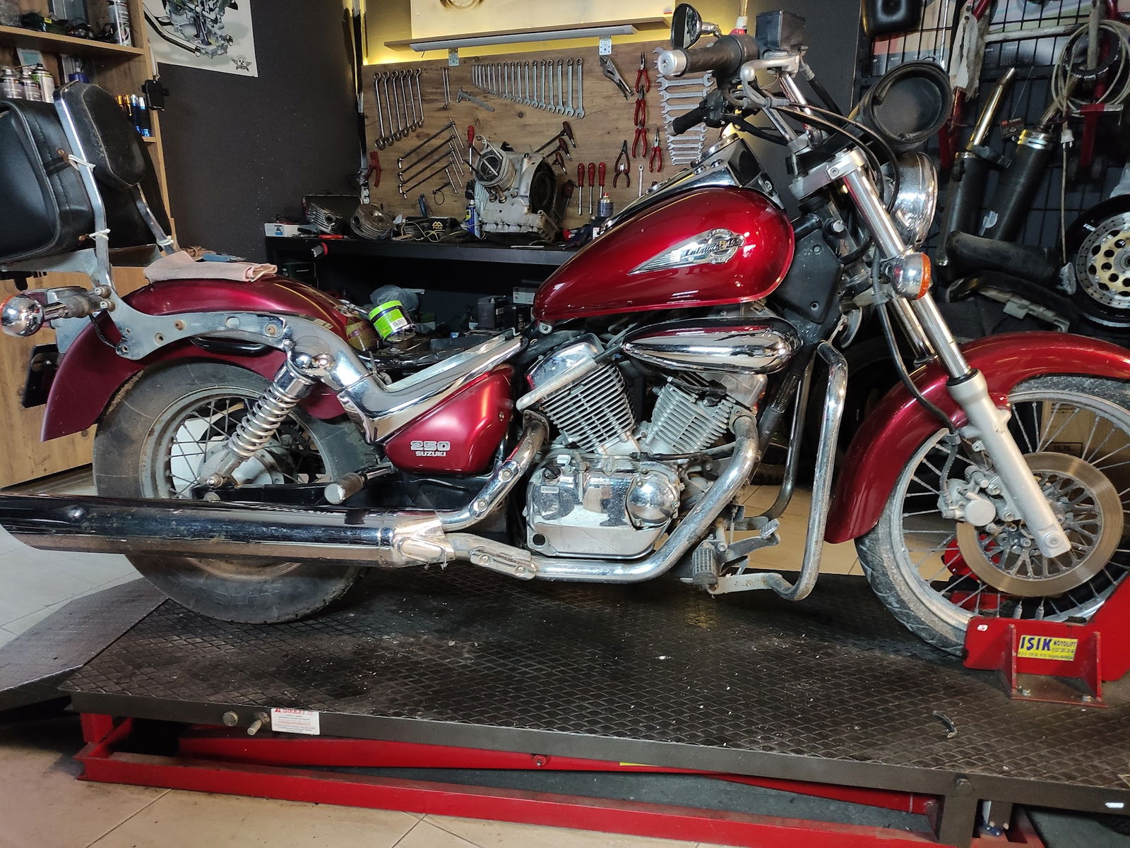 Silver Moto Garaj Cafe