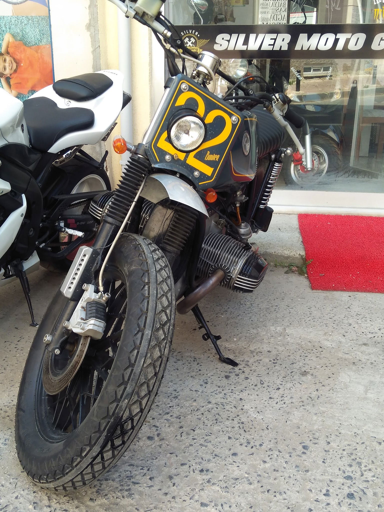 Silver Moto Garaj Cafe