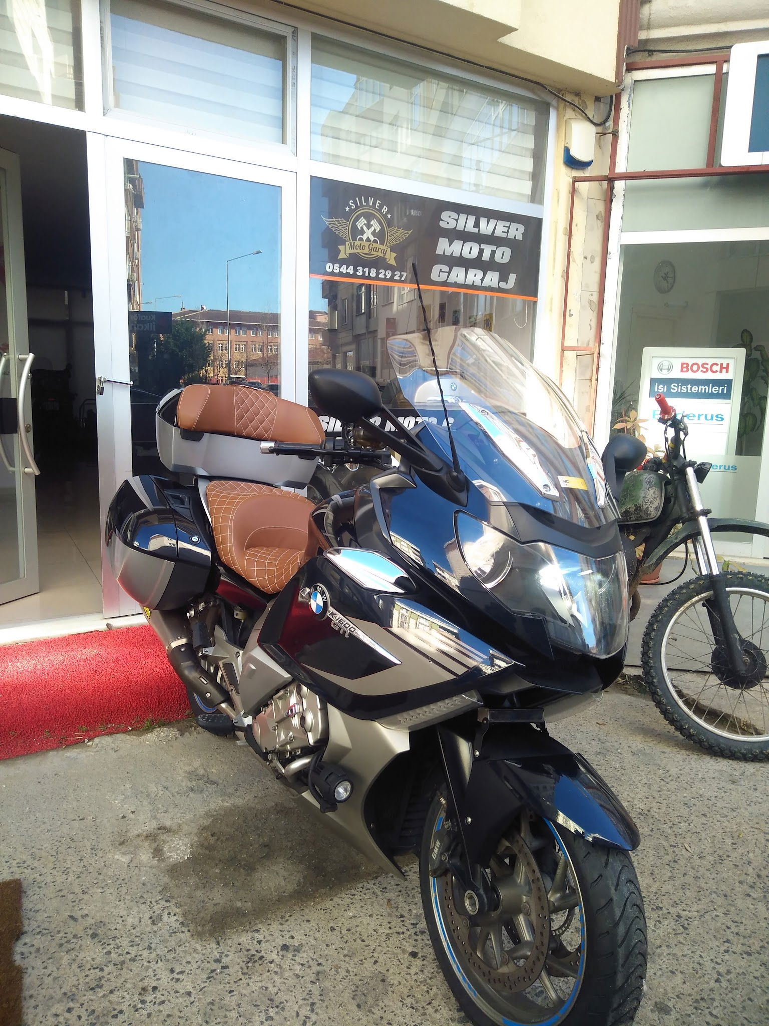 Silver Moto Garaj Cafe