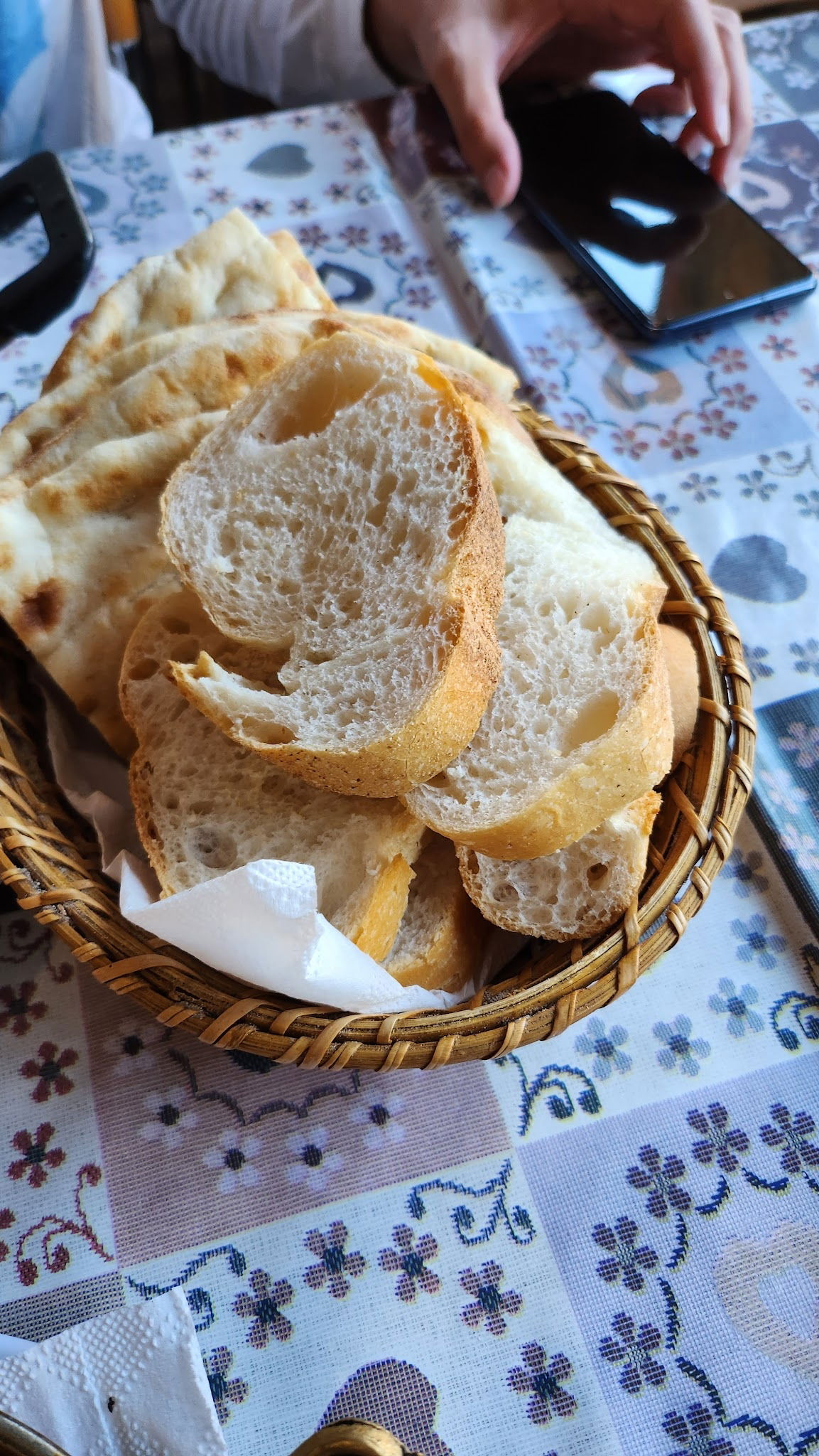 Van Ahtamara Beyoğlu Kahvalti Evi̇ (Turkish Breakfast - Турецкий Завтрак)