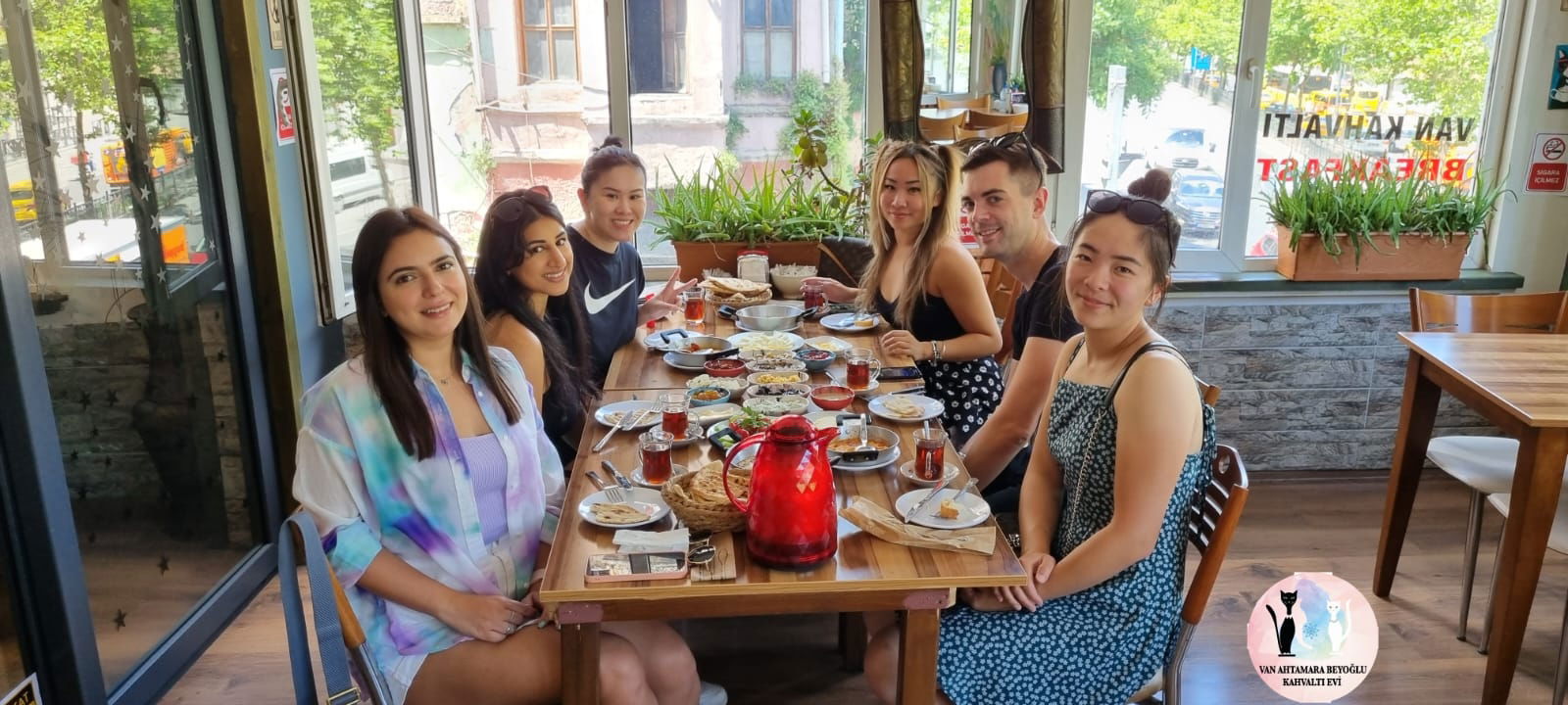 Van Ahtamara Beyoğlu Kahvalti Evi̇ (Turkish Breakfast - Турецкий Завтрак)