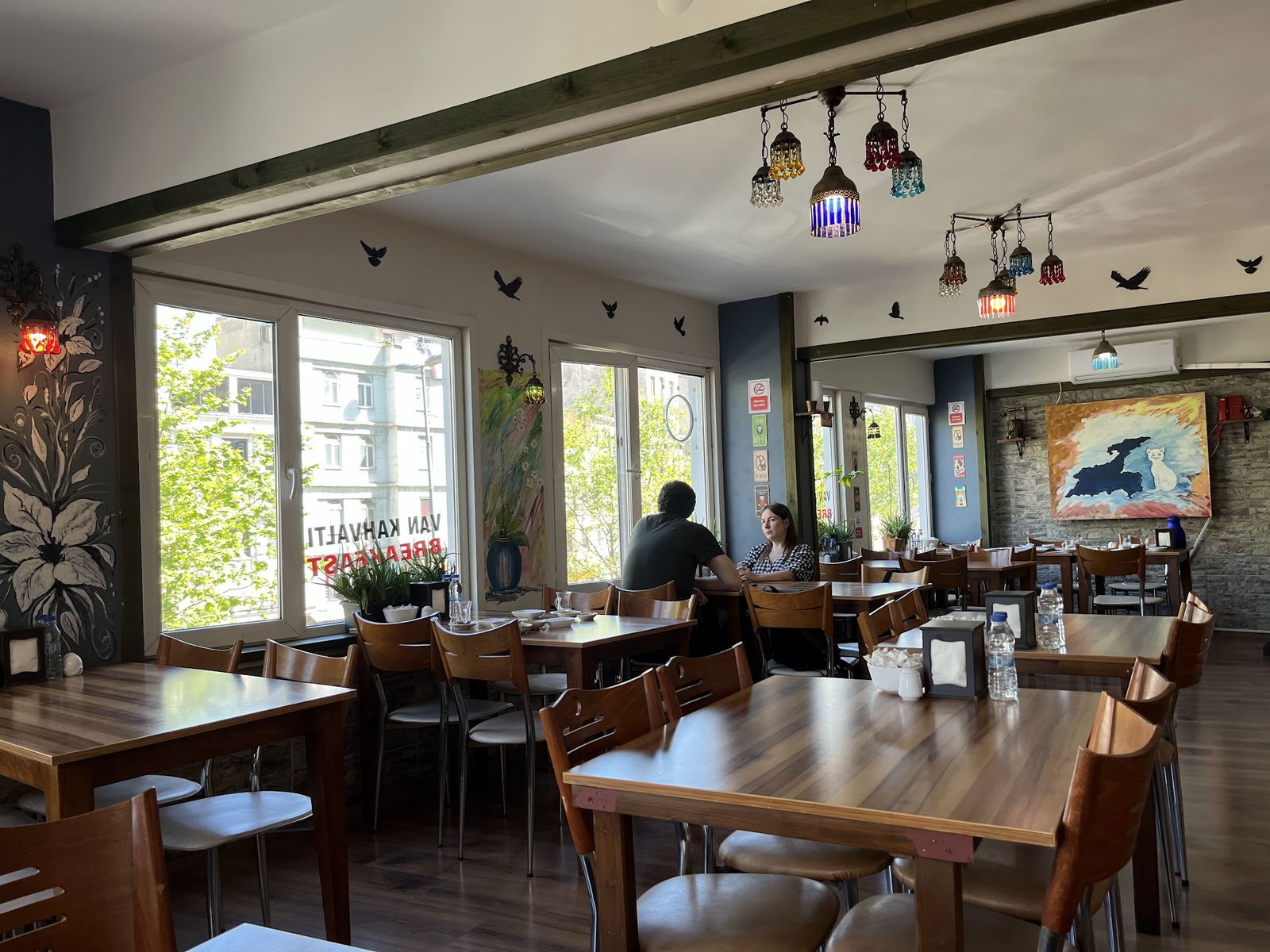 Van Ahtamara Beyoğlu Kahvalti Evi̇ (Turkish Breakfast - Турецкий Завтрак)