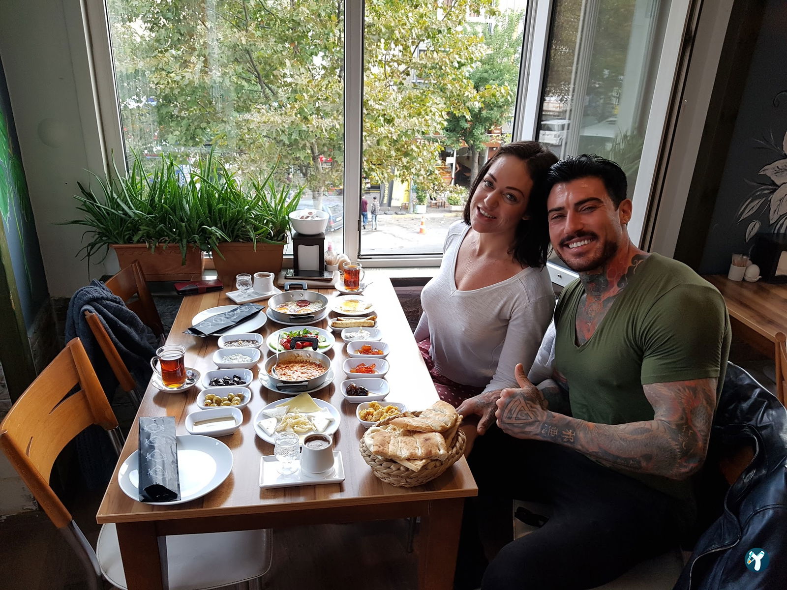Van Ahtamara Beyoğlu Kahvalti Evi̇ (Turkish Breakfast - Турецкий Завтрак)