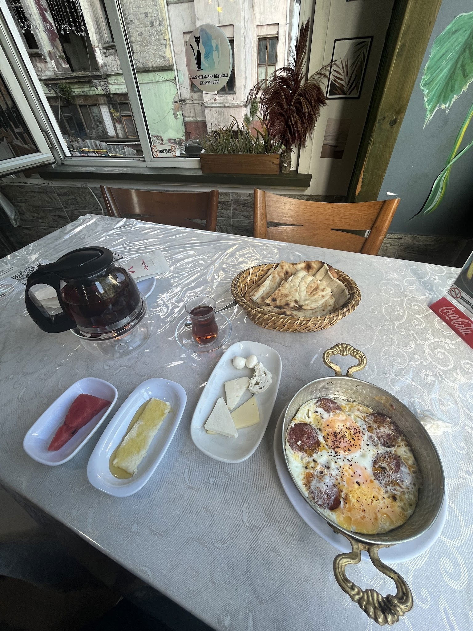 Van Ahtamara Beyoğlu Kahvalti Evi̇ (Turkish Breakfast - Турецкий Завтрак)