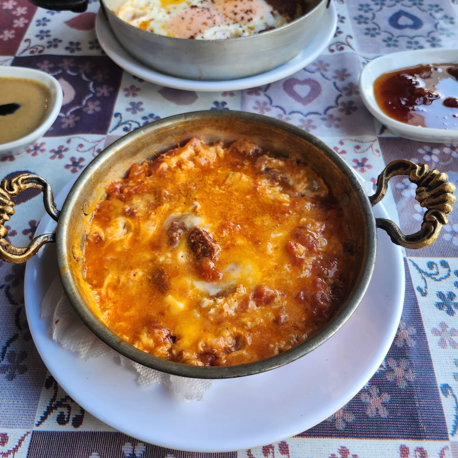 Van Ahtamara Beyoğlu Kahvalti Evi̇ (Turkish Breakfast - Турецкий Завтрак)