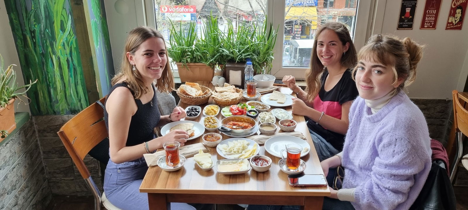Van Ahtamara Beyoğlu Kahvalti Evi̇ (Turkish Breakfast - Турецкий Завтрак)