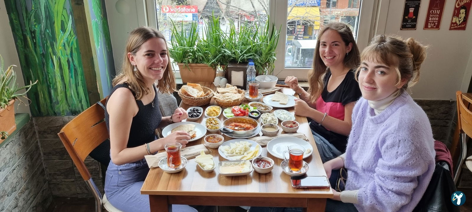 Van Ahtamara Beyoğlu Kahvalti Evi̇ (Turkish Breakfast - Турецкий Завтрак)