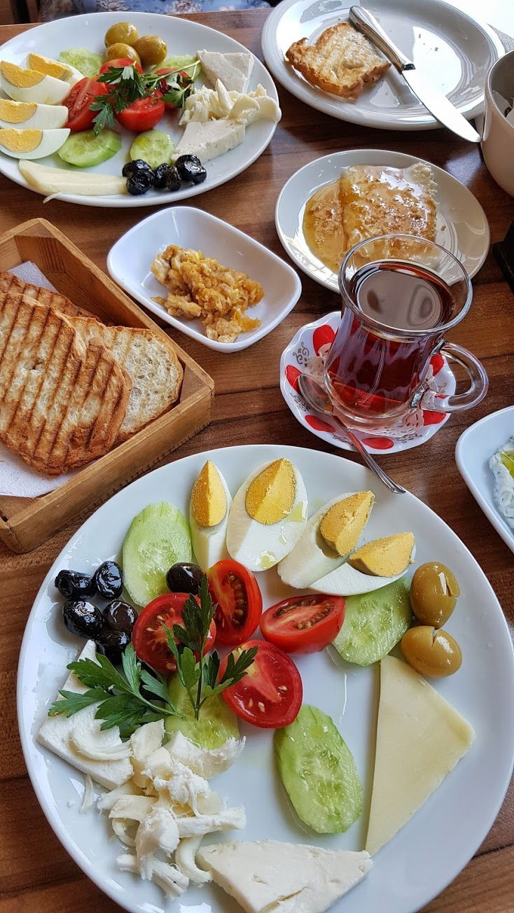 Van Ahtamara Beyoğlu Kahvalti Evi̇ (Turkish Breakfast - Турецкий Завтрак)