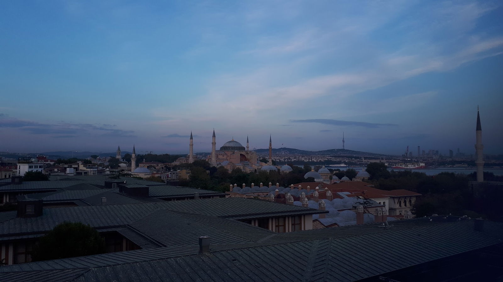 Van Ahtamara Beyoğlu Kahvalti Evi̇ (Turkish Breakfast - Турецкий Завтрак)