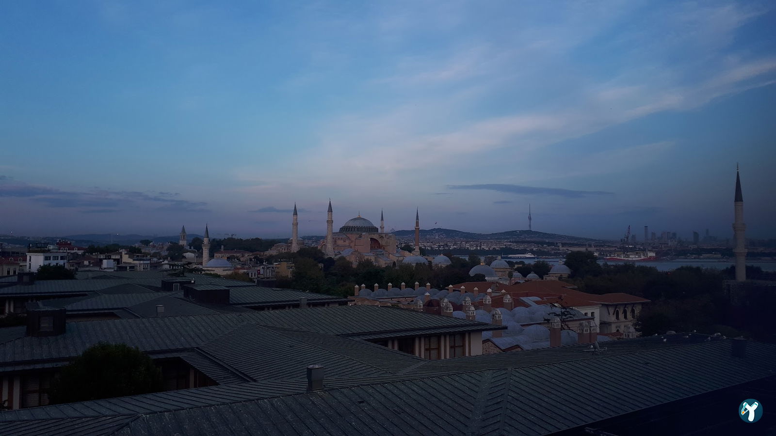 Van Ahtamara Beyoğlu Kahvalti Evi̇ (Turkish Breakfast - Турецкий Завтрак)