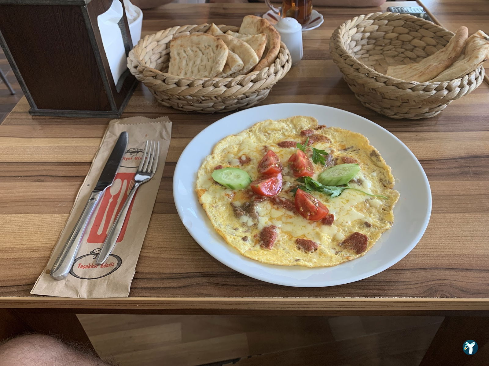 Van Ahtamara Beyoğlu Kahvalti Evi̇ (Turkish Breakfast - Турецкий Завтрак)