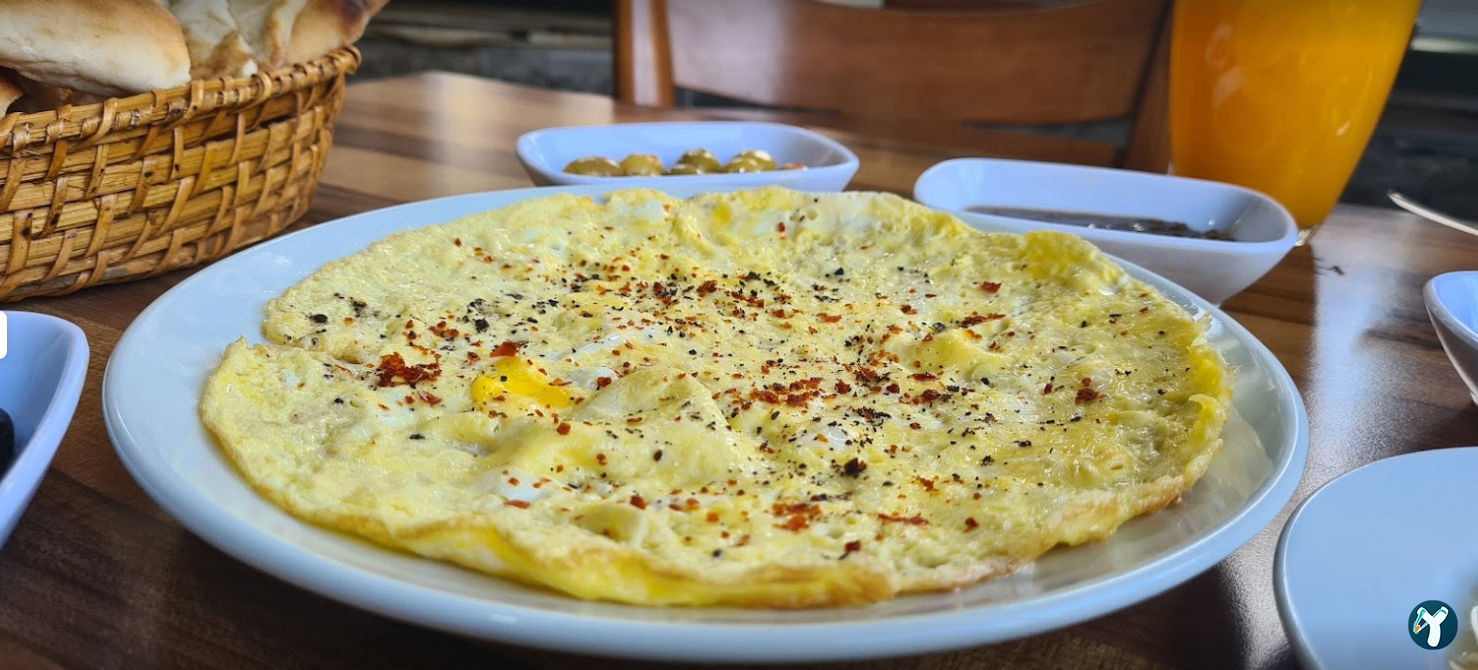 Van Ahtamara Beyoğlu Kahvalti Evi̇ (Turkish Breakfast - Турецкий Завтрак)