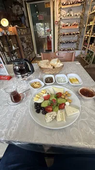 Van Ahtamara Beyoğlu Kahvalti Evi̇ (Turkish Breakfast - Турецкий Завтрак) resimleri