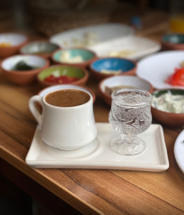 Van Ahtamara Beyoğlu Kahvalti Evi̇ (Turkish Breakfast - Турецкий Завтрак)