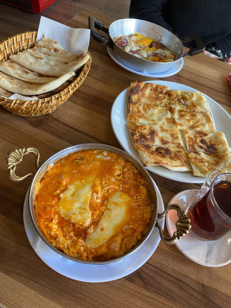 Van Ahtamara Beyoğlu Kahvalti Evi̇ (Turkish Breakfast - Турецкий Завтрак)
