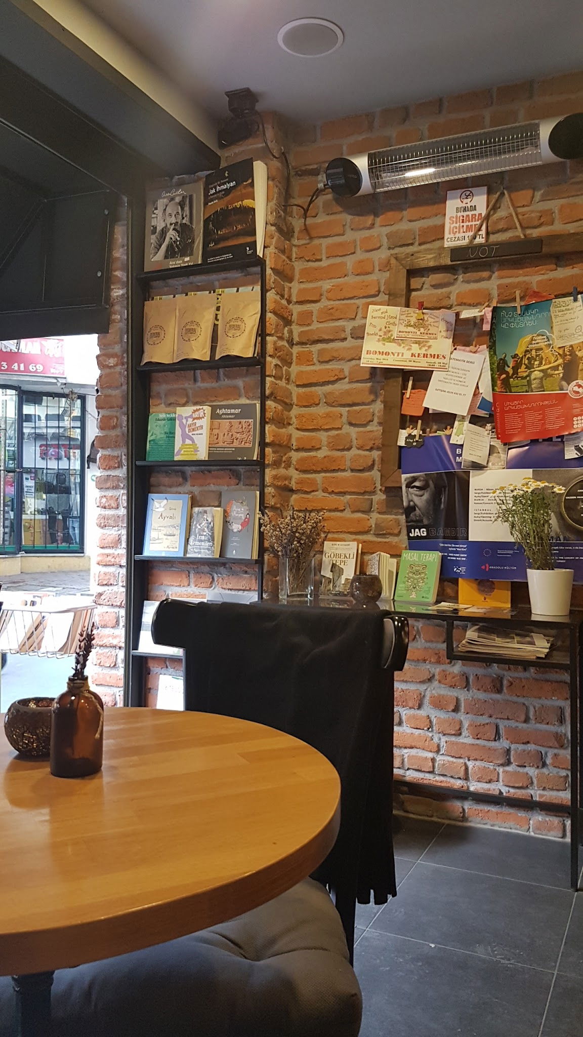 Nostalji Kitap Cafe