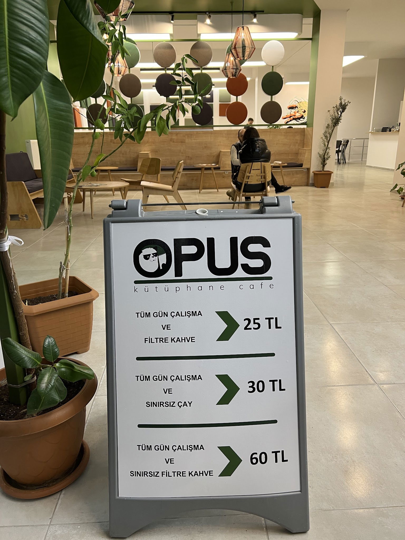 Opus Kütüphane Kafe Ve Deneme Merkezi