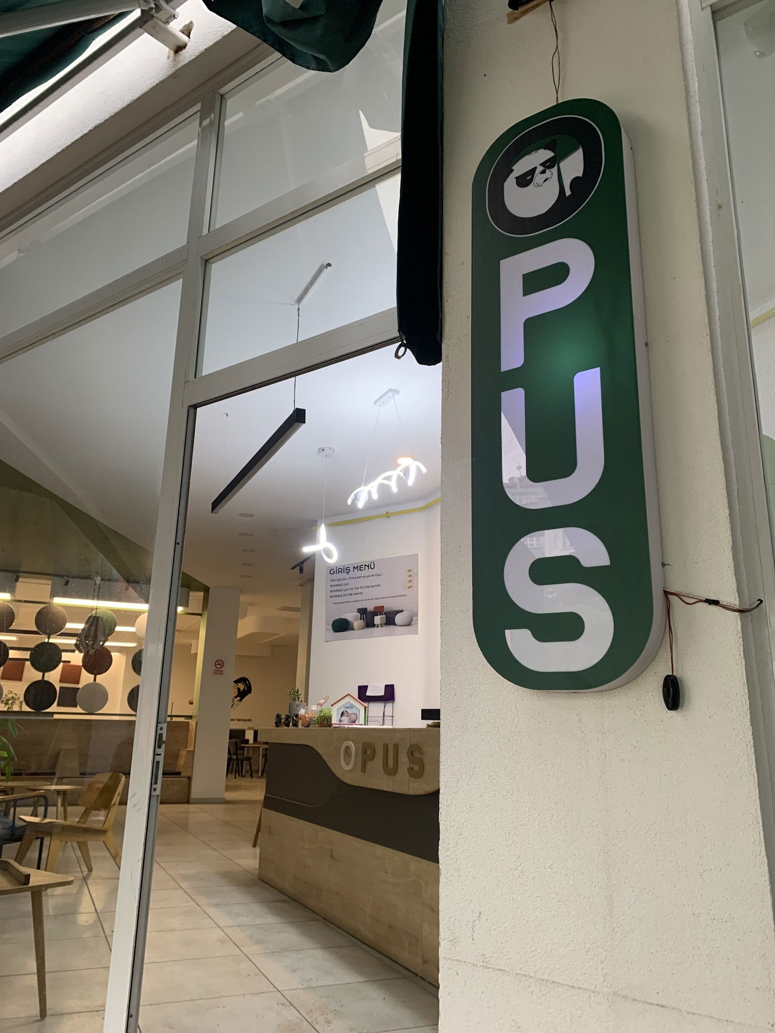 Opus Kütüphane Kafe Ve Deneme Merkezi